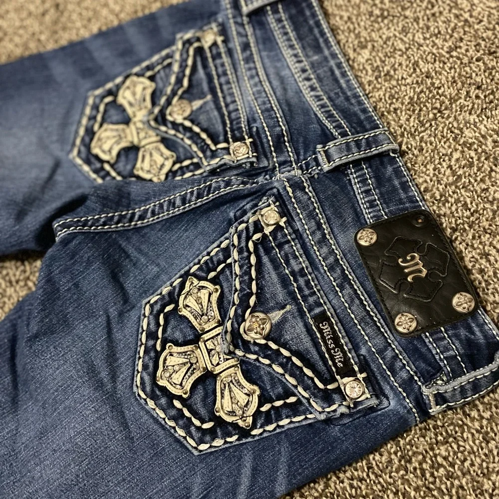 Miss Me Cuffed Capris Size 25 - Picture 4 of 8